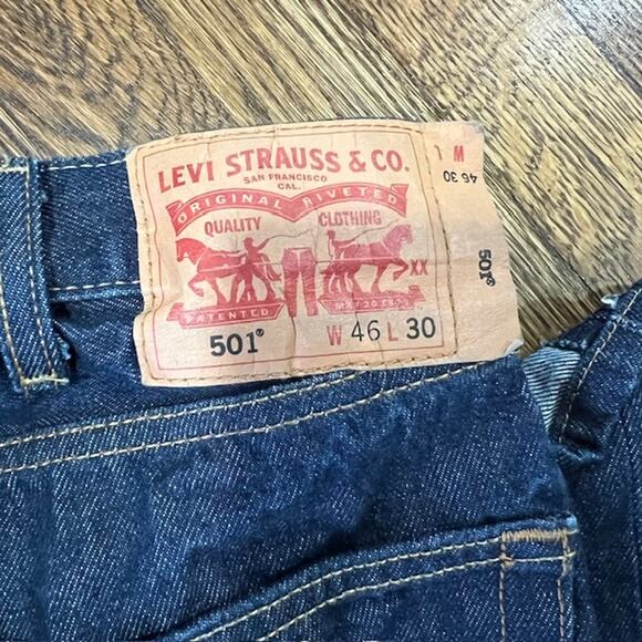 Levi's 501 Button Fly Denim Jeans Mens 46x30 Dark Wash Straight Leg Shrink toFit - Picture 2 of 10